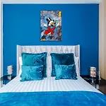 Lux Livin\' Apartments - Luxury 5 Bed Apartment Manchester City Centre